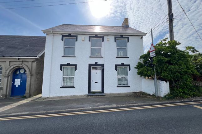 6 bed detached house