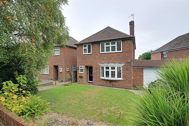 Hempstead Road, Kings Langley 3 bed detached house for sale