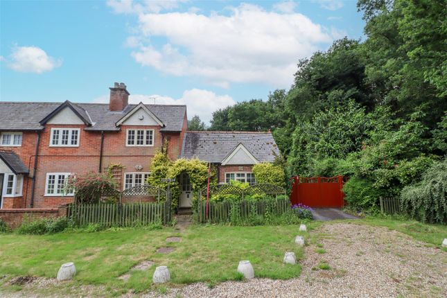 York Lane, Hartley Wintney RG27 2 bed semi