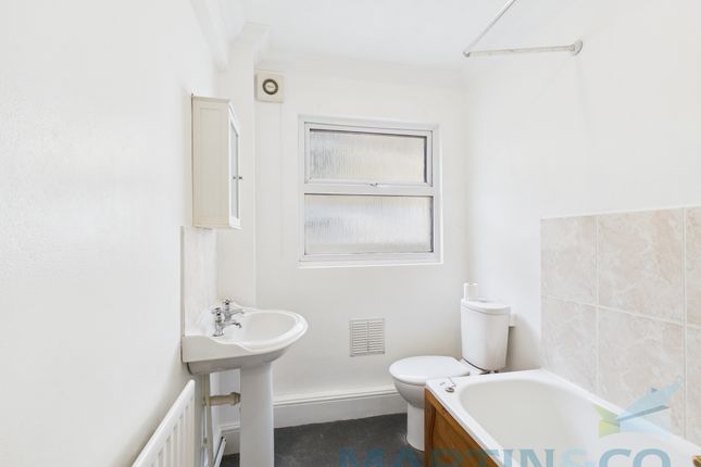 Bear Road, Brighton, East Sussex 2 bed ground floor flat for sale