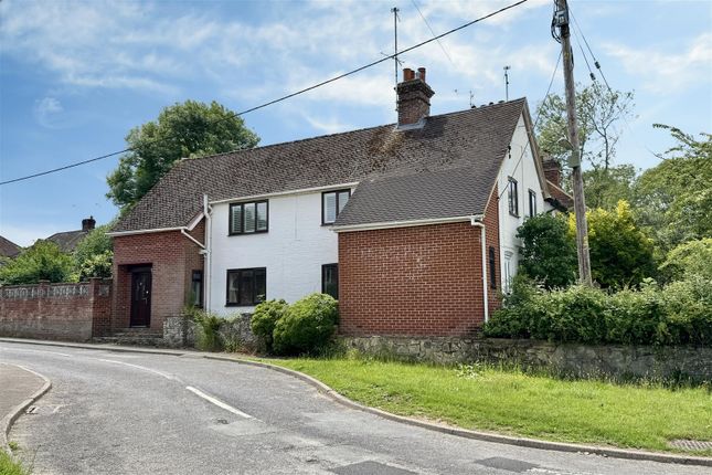 Chiddingfold 3 bed detached house for sale