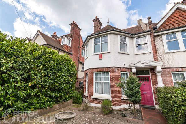5 bedroom semi-detached house for sale