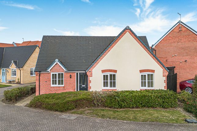 Woollard Walk, Sawtry, Cambrigeshire. 2 bed detached bungalow for sale