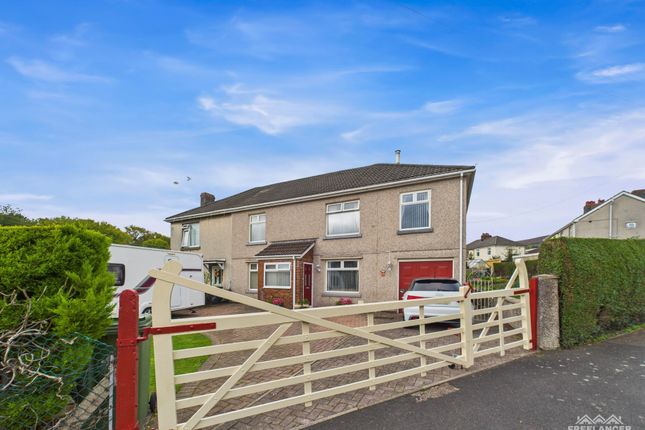 Clark Avenue, Pontnewydd, Cwmbran 6 bed semi