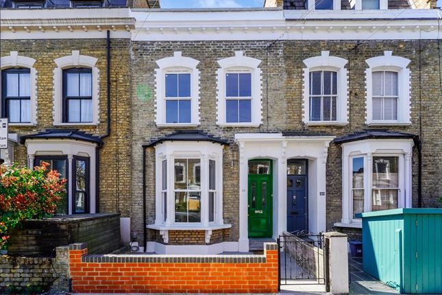Harcombe Road, Stoke Newington, N16 3 bed terraced house for sale