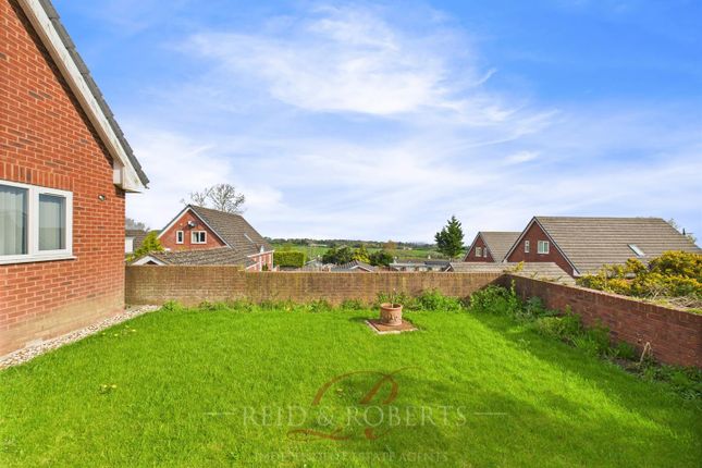 4 bed detached house