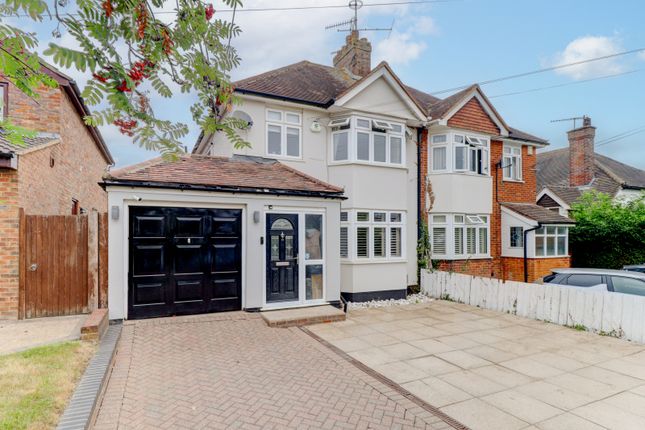 Trees Avenue, High Wycombe HP14 3 bed semi