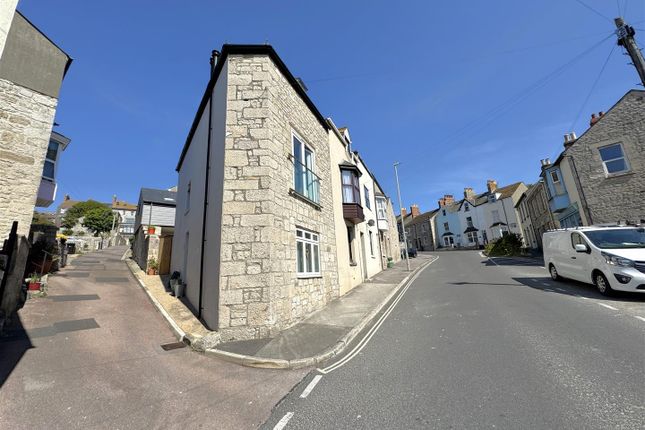 4 bedroom end of terrace house for sale