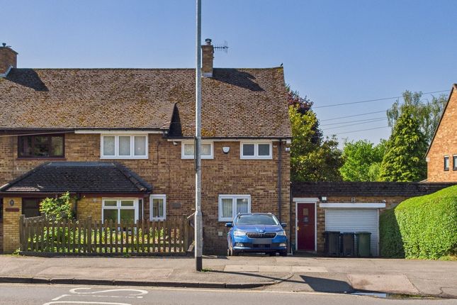 9 Northridge Way, Boxmoor HP1 2AE 3 bed semi