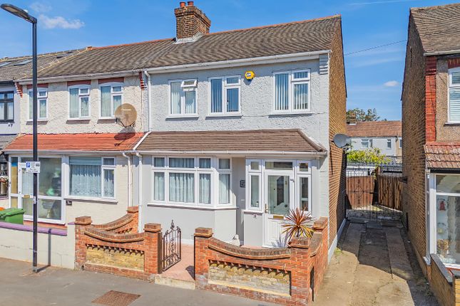 Roman Road, London, Greater London, E6 3 bed end of terrace house for sale