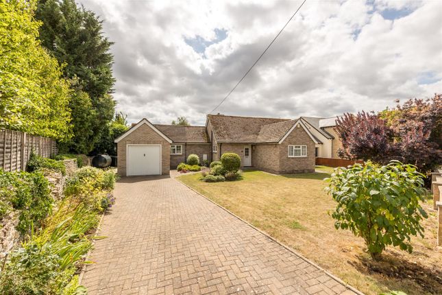 Park Close, Kirtlington 3 bed detached bungalow for sale