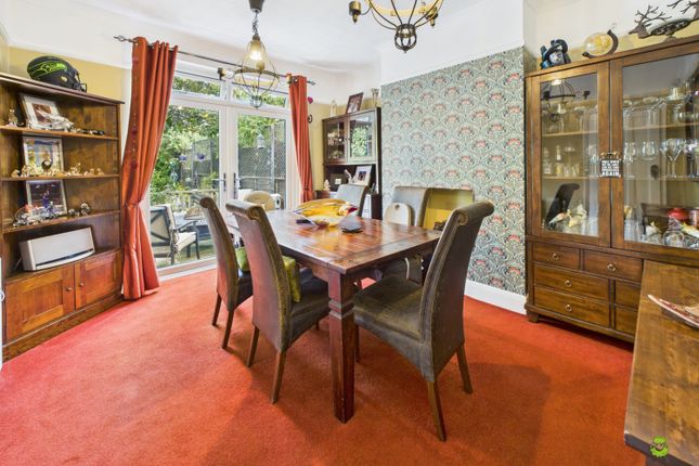 Long Lane, Bexleyheath, Kent, DA7 3 bed semi