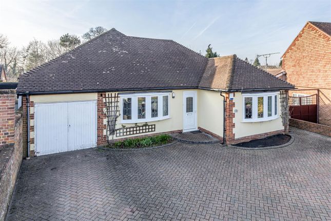 Hillcrest Avenue, Chertsey 4 bed detached bungalow for sale