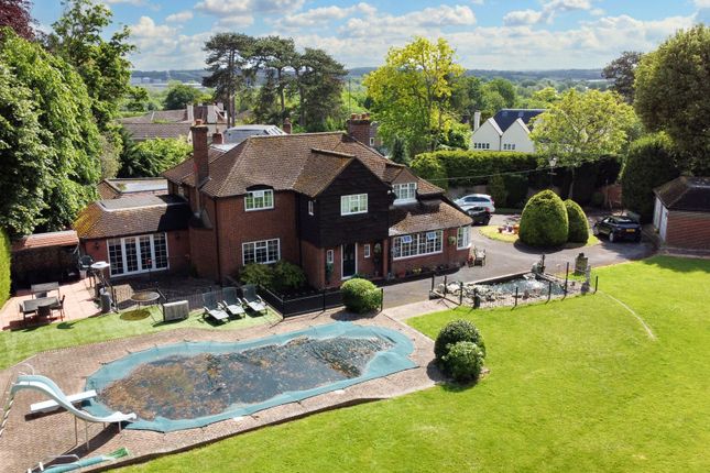 Yewlands, Hoddesdon EN11 5 bed detached house for sale