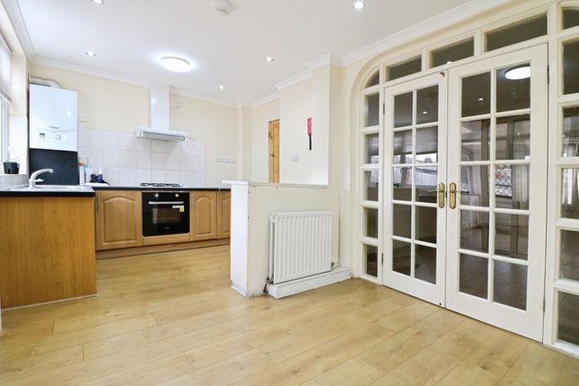 Horns Road, Ilford IG6 3 bed terraced house for sale