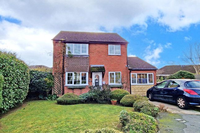 Derwent Road, Bicester 3 bed detached house for sale