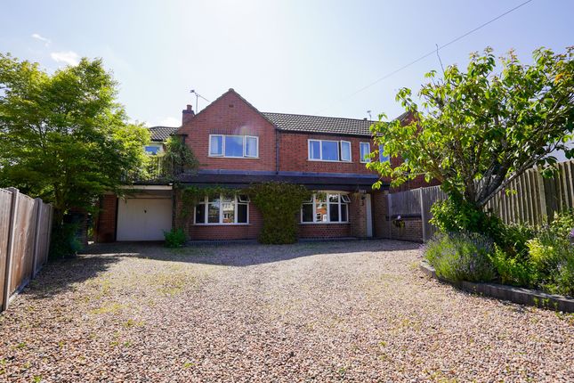 5 bedroom semi-detached house for sale