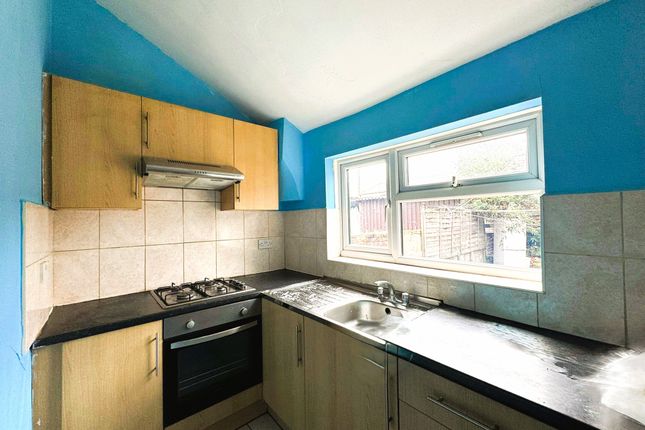 4 bed end terrace house