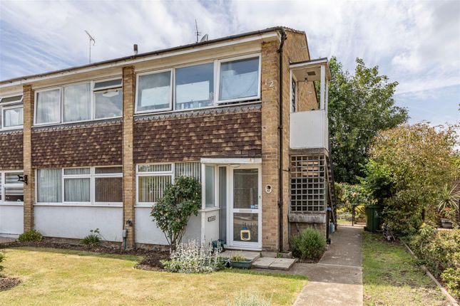 Old Orchard, West Byfleet KT14 2 bed maisonette for sale