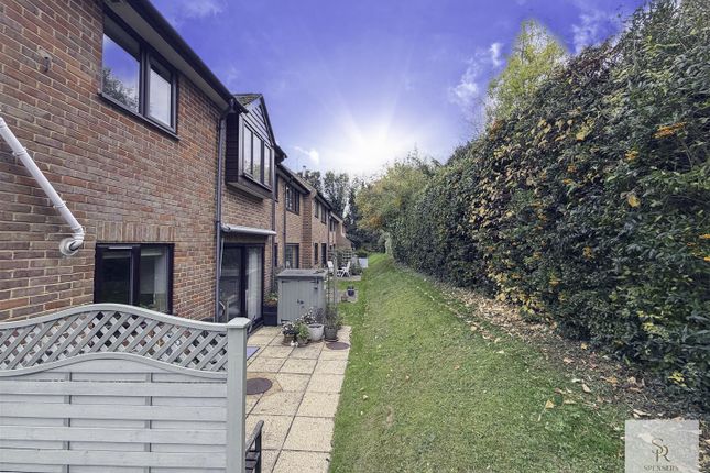 Bury Green, Hemel Hempstead HP1 1 bed flat for sale