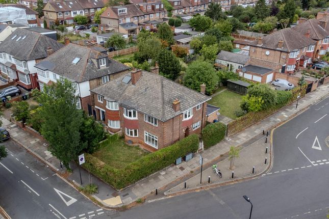4 bedroom end of terrace house for sale