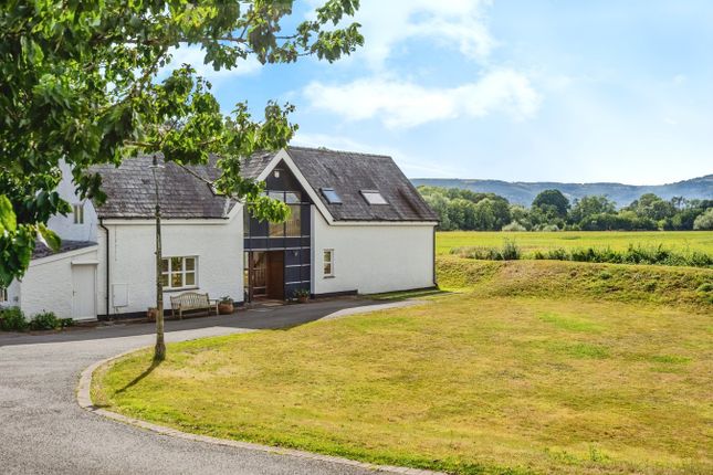 Abergavenny NP7 4 bed detached house for sale