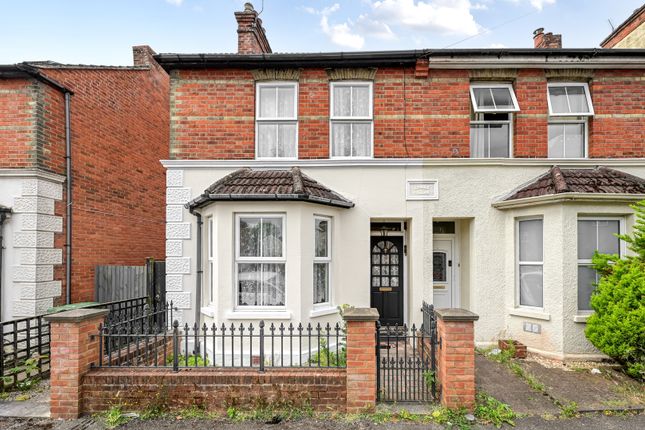 Stone Street, Aldershot, GU12 3 bed semi
