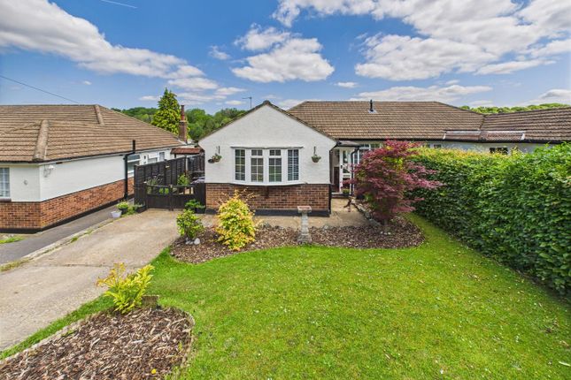 Rydons Wood Close, Coulsdon CR5 3 bed semi