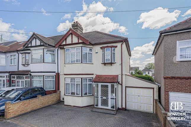 Glebelands Avenue, Newbury Park 3 bed end of terrace house for sale