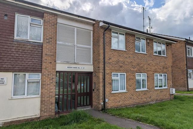PETERS WOOD, CAPEL, RH5 2 bed apartment for sale