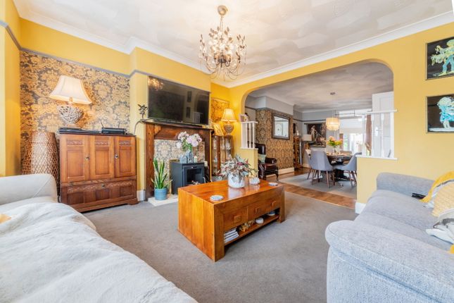 Chalkwell Road, Sittingbourne ME10 4 bed detached house for sale