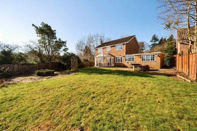 Moreton Close, Churt, Farnham, GU10 4 bed detached house for sale