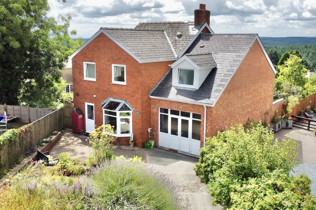 4 bed detached house