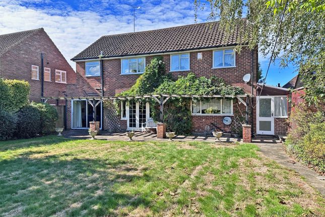 Holly Close, Farnham Common... 4 bed detached house for sale