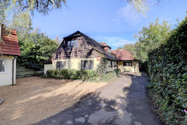 Beamond End, Buckinghamshire HP7 6 bed detached house for sale