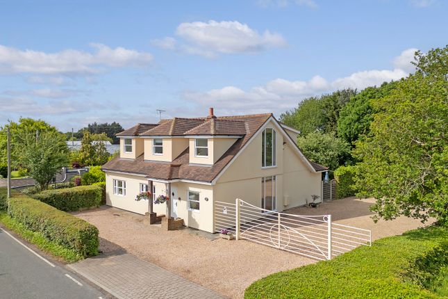 Dowsett Lane, Ramsden Heath, CM11 4 bed detached house for sale