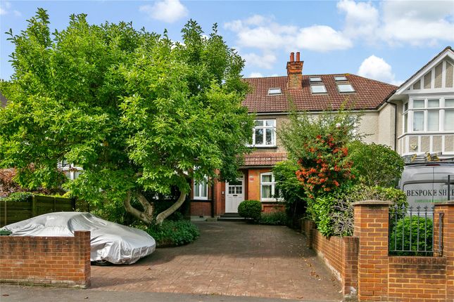 Queens Road, Richmond, TW10 3 bed apartment for sale