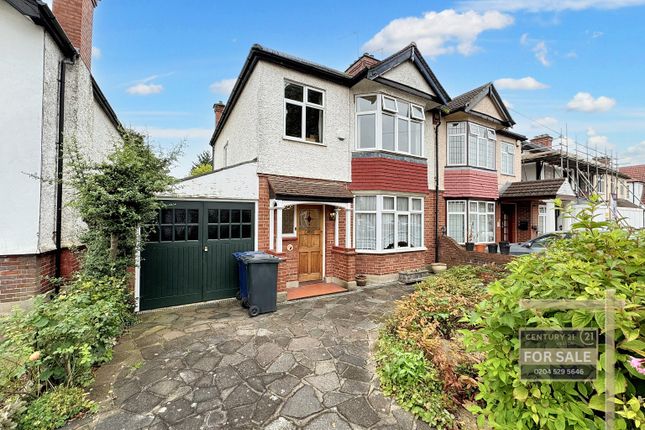 Melbury Avenue, SOUTHALL UB2 3 bed semi