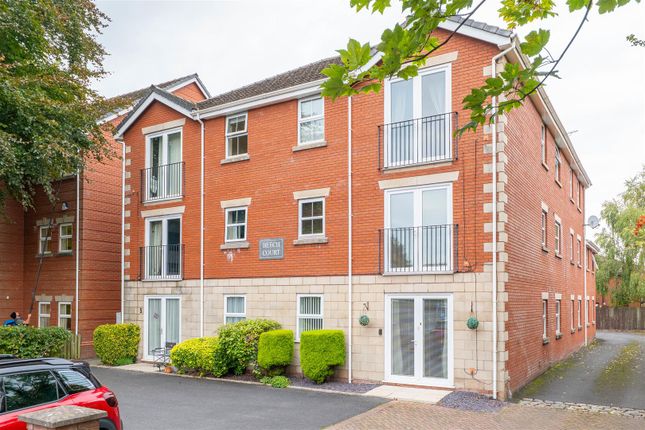 Lancaster Gate, Leyland 2 bed flat for sale