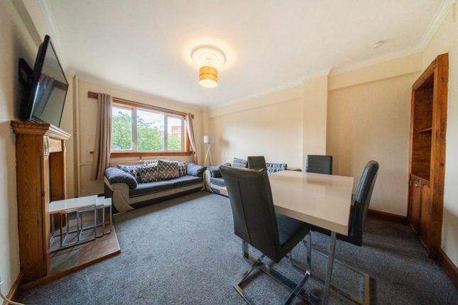 3/3 Westfield Court, Edinburgh, EH11 3 bed flat for sale