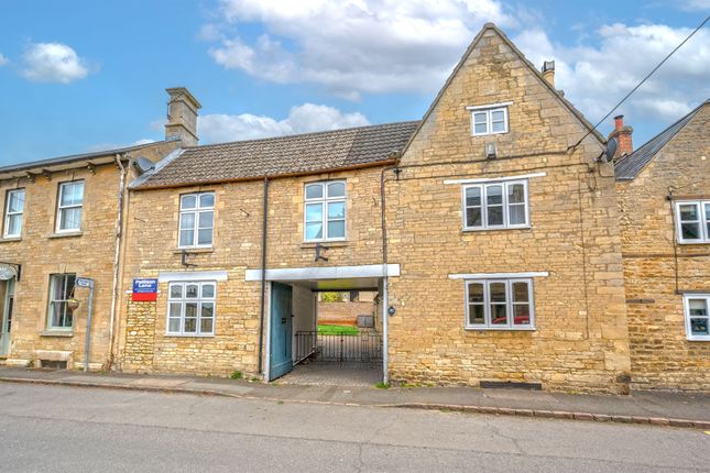 5 bedroom link detached house for sale