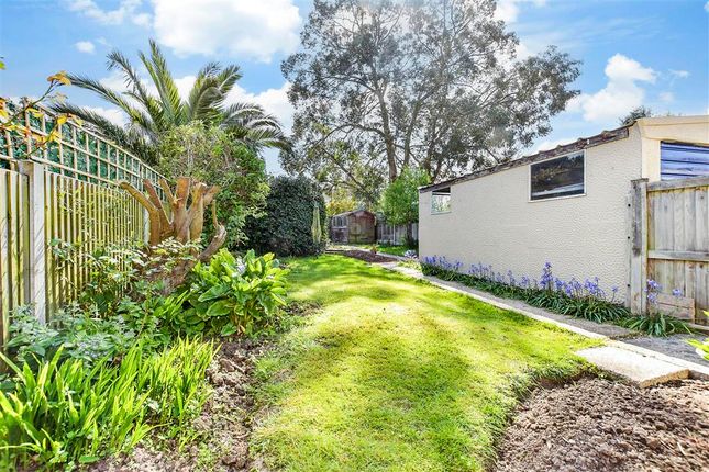 Sycamore Close, Broadstairs, Kent 2 bed semi