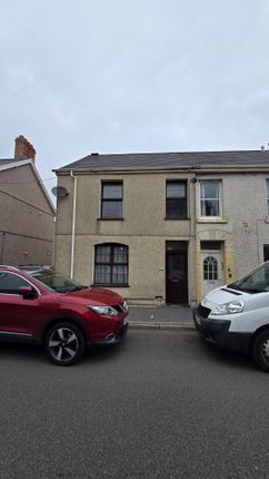 4 bedroom end of terrace house for sale