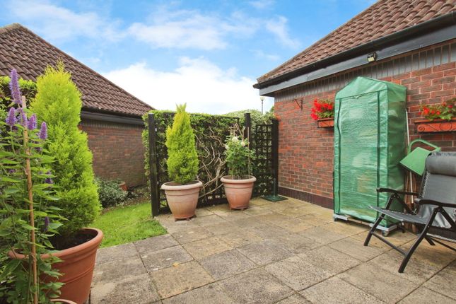 1 bedroom detached bungalow for sale