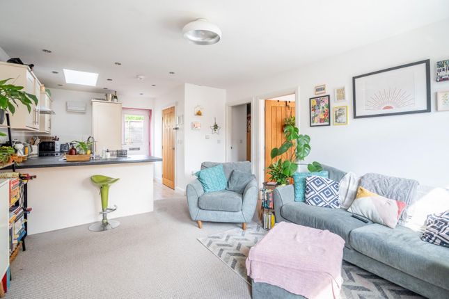 2 bedroom semi-detached bungalow for sale