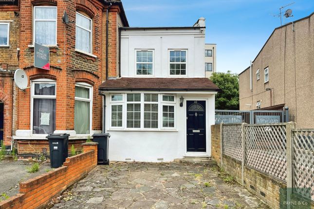 Mansfield Road, Ilford, IG1 2 bed cottage for sale