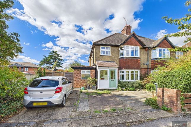 The Cloisters, Rickmansworth, WD3 1HL 3 bed semi