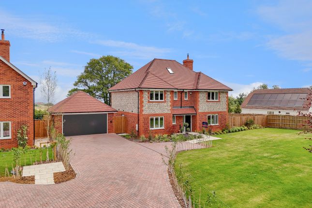 5 bed detached house