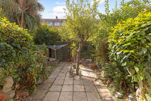 Aintree Street, London 3 bed flat for sale