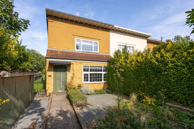 White Horse Lane, London E1 2 bed end of terrace house for sale